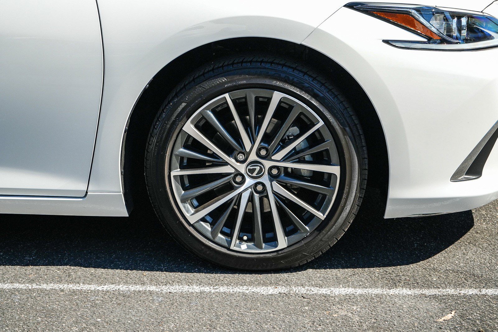 Used 2025 Lexus ES 300h w/ Premium Package FWD image 10