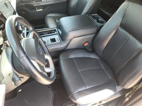 Used 2022 Ford Expedition XLT RWD image 13