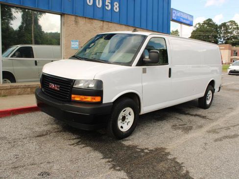 Used 2020 GMC Savana 2500 Extended w/ Driver Convenience Package RWD image 3