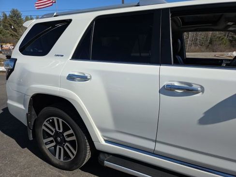 Used 2015 Toyota 4Runner Limited image 30