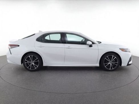 Used 2022 Toyota Camry SE w/ Carpet Mat Package (TMS) FWD image 40
