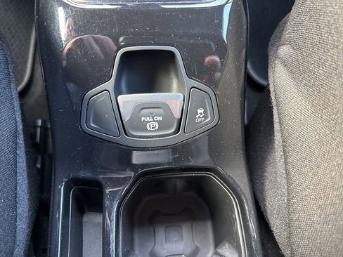 Used 2021 Jeep Renegade Latitude image 24