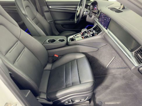 Certified 2023 Porsche Panamera Platinum Edition image 30