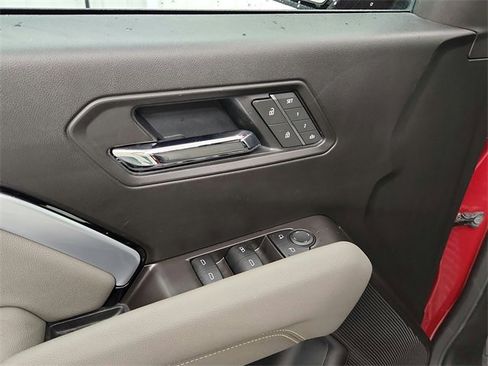 Used 2025 Chevrolet Colorado ZR2 image 25