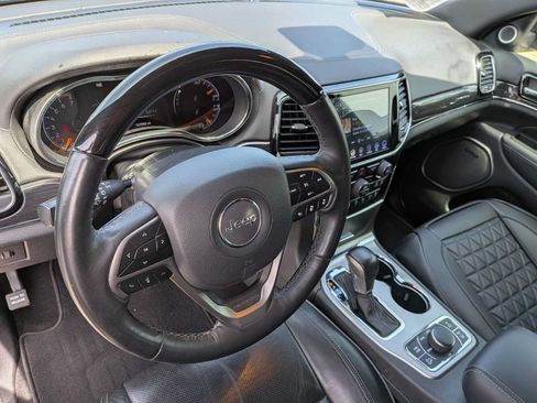 Used 2019 Jeep Grand Cherokee Overland AWD/4WD image 14