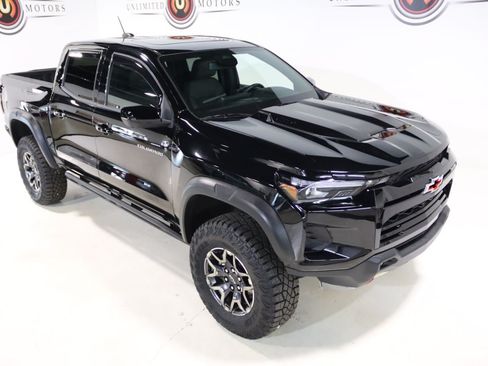 Used 2026 Chevrolet Colorado ZR2 w/ Technology Package AWD/4WD image 32