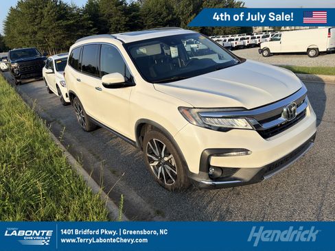 Used 2019 Honda Pilot Touring image 1