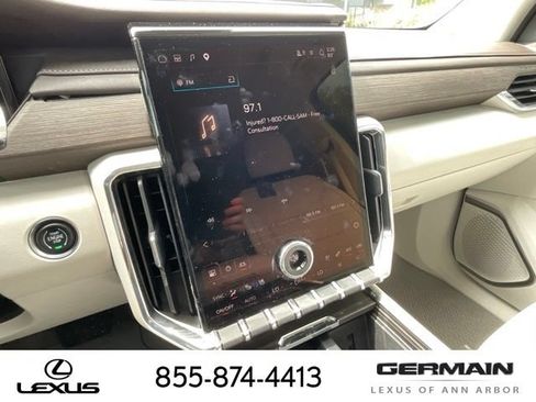Used 2024 GMC Acadia Denali w/ Super Cruise Package AWD/4WD image 18