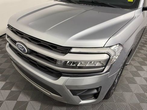 Used 2022 Ford Expedition XLT image 12