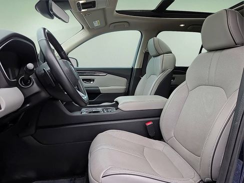 Used 2025 Honda Pilot Elite image 17