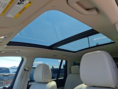 Used 2023 Mercedes-Benz GLS 450 4MATIC image 18