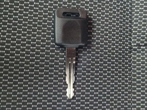 Used 2018 Nissan Versa SV FWD image 32