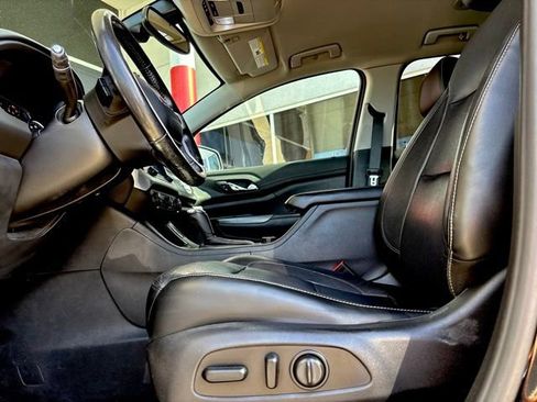 Used 2019 GMC Acadia SLT image 13