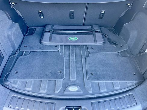 Certified 2024 Land Rover Discovery Sport Dynamic SE image 34