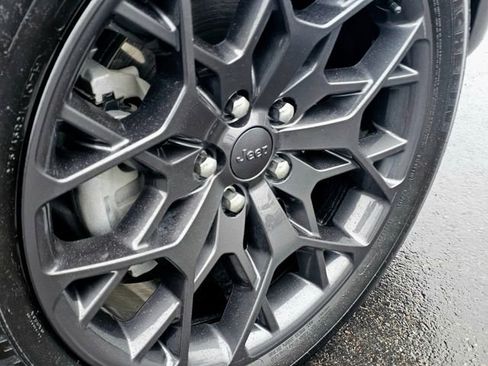 Used 2023 Jeep Grand Cherokee L Summit w/ Advanced Protech Group IV image 7