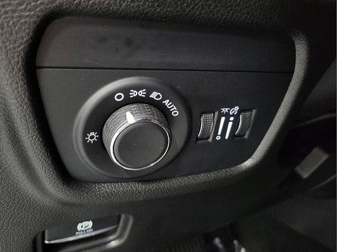 Used 2024 Jeep Grand Cherokee Altitude image 12