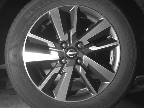 Used 2025 Nissan Versa SV image 15