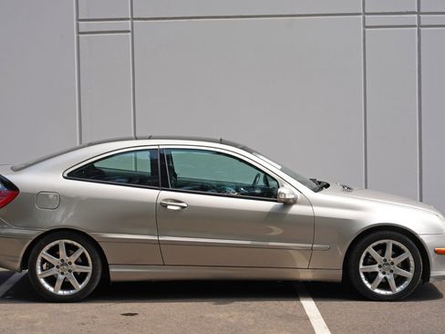 Used 2004 Mercedes-Benz C 230 Coupe image 41