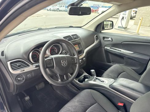 Used 2019 Dodge Journey SE image 10