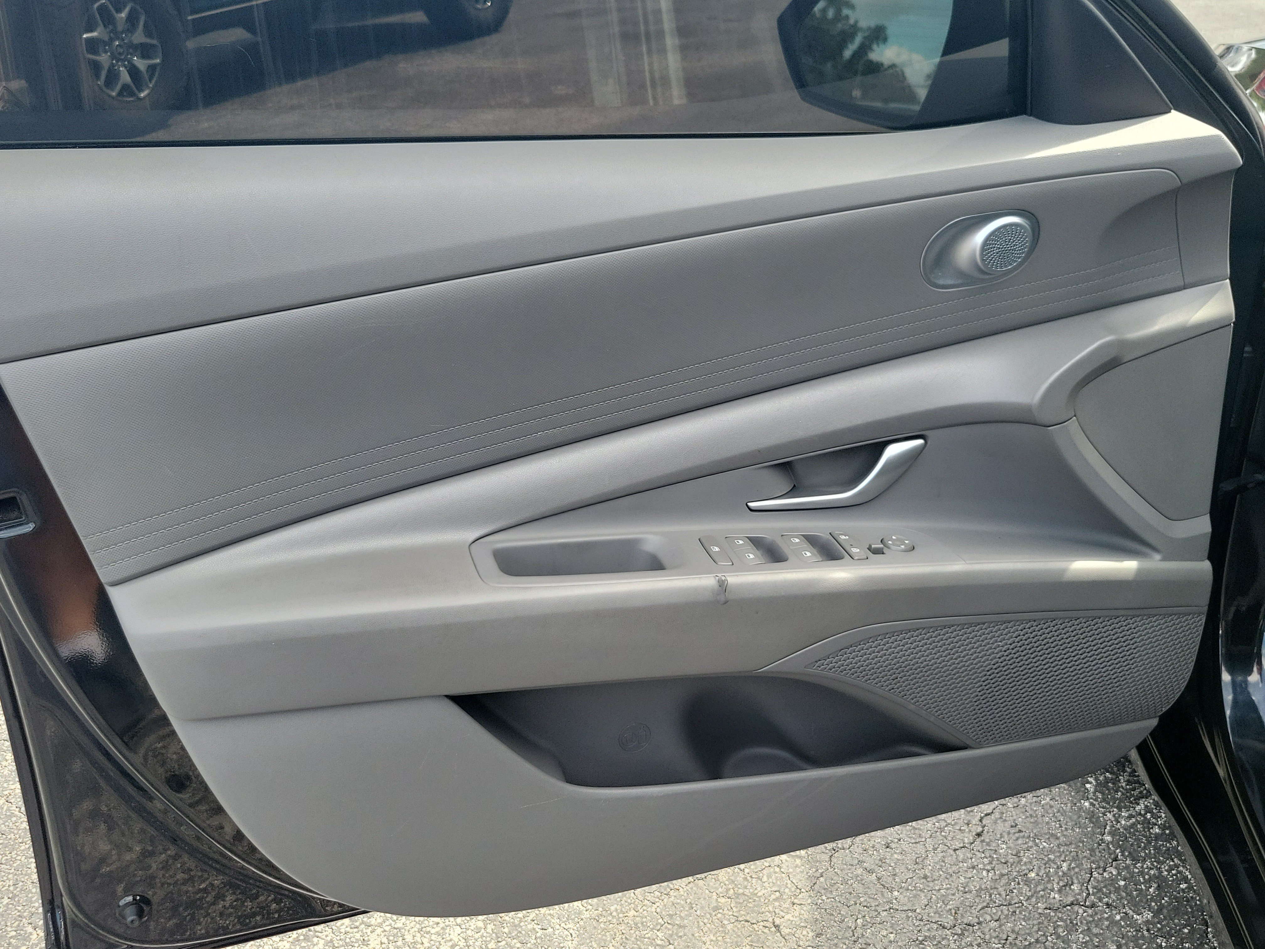Used 2023 Hyundai Elantra SEL FWD image 22