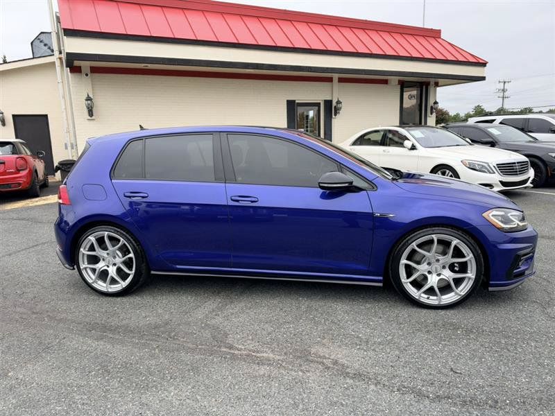 Used 2018 Volkswagen Golf 4-Door AWD/4WD image 4
