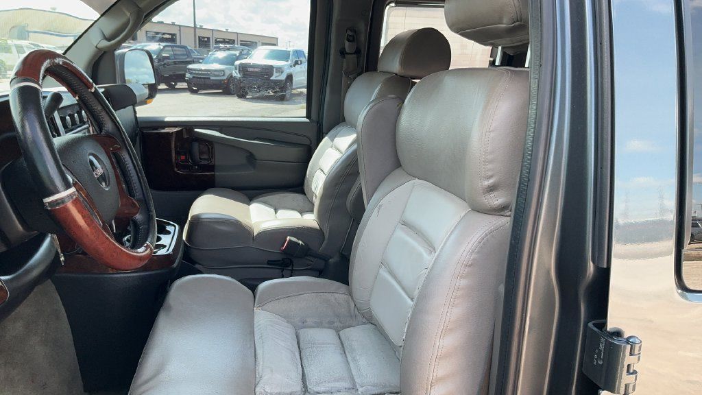 Used 2014 GMC Savana 1500 RWD image 16
