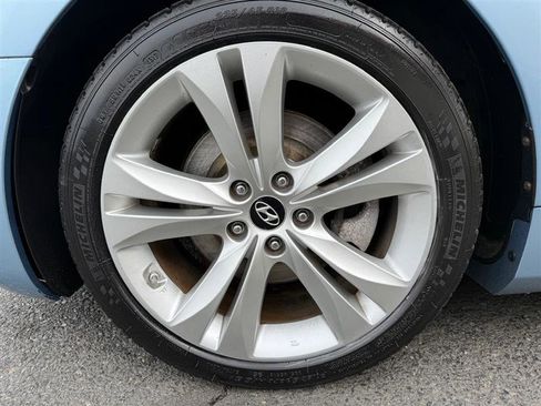 Used 2012 Hyundai Genesis 2.0T image 11