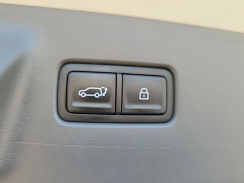 Used 2024 Hyundai Santa Fe SEL FWD image 9