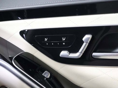 Used 2022 Mercedes-Benz S 500 4MATIC w/ 3D Technology Package image 38