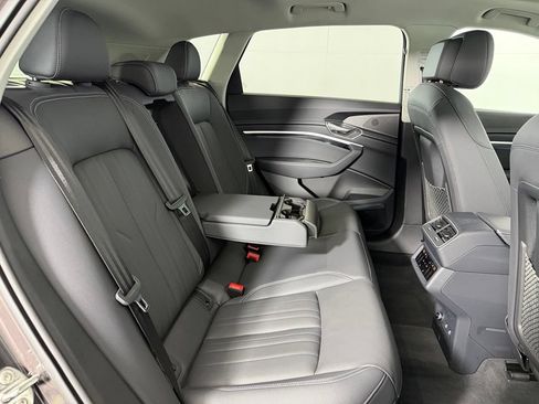 Used 2024 Audi Q8 e-tron Premium Plus w/ Premium Plus Package AWD/4WD image 16