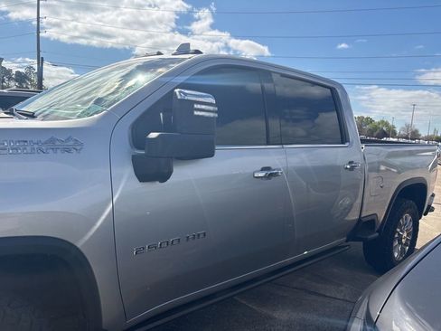 Used 2023 Chevrolet Silverado 2500 High Country w/ Z71 Off-Road Package image 4