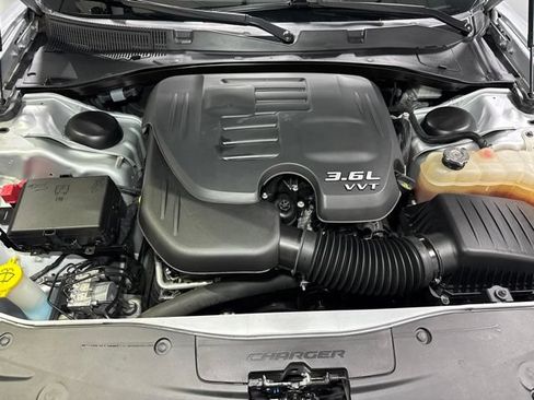 Used 2020 Dodge Charger SXT AWD/4WD image 5