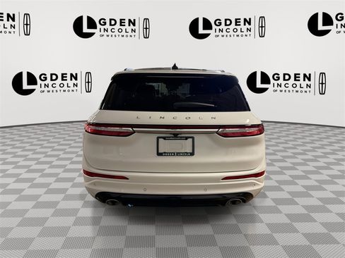 Used 2024 Lincoln Corsair Grand Touring image 7