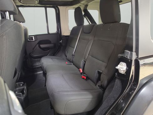 Used 2019 Jeep Wrangler Unlimited Sport S image 14