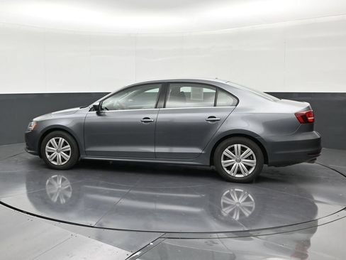 Used 2017 Volkswagen Jetta S FWD image 2