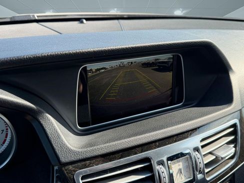 Used 2016 Mercedes-Benz E 350 4MATIC Sedan image 27