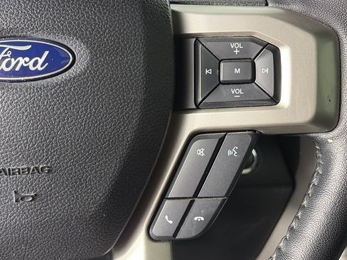 Used 2020 Ford F150 Lariat w/ Equipment Group 502A Luxury AWD/4WD image 18