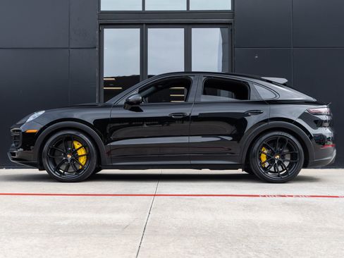 Certified 2023 Porsche Cayenne Turbo GT AWD/4WD image 2