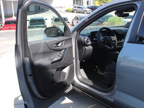 New 2026 Chevrolet Equinox LT w/ Midnight Edition FWD image 8