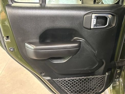 Used 2021 Jeep Wrangler Unlimited Rubicon AWD/4WD image 10