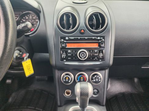 Used 2014 Nissan Rogue S FWD image 28