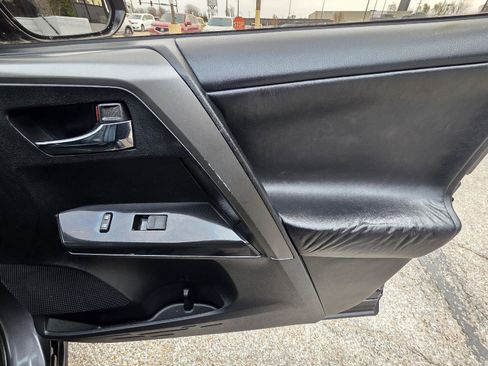 Used 2017 Toyota RAV4 SE w/ Power Special Value Package image 31