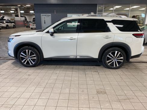 Certified 2024 Nissan Pathfinder Platinum w/ Cargo Package image 3