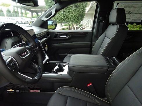New 2026 GMC Yukon Elevation AWD/4WD image 12