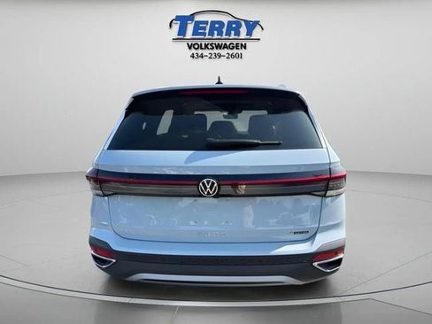 New 2026 Volkswagen Taos SE AWD/4WD image 4