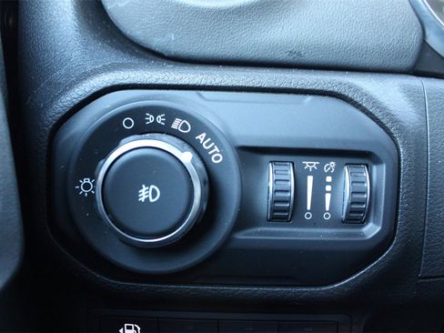 Used 2022 Jeep Wrangler Unlimited Sahara w/ Cold Weather Group image 28