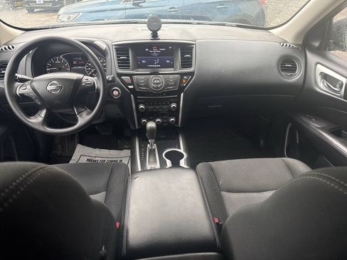 Used 2019 Nissan Pathfinder S AWD/4WD image 16