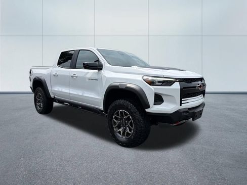 Used 2024 Chevrolet Colorado ZR2 w/ ZR2 Convenience Package III AWD/4WD image 4