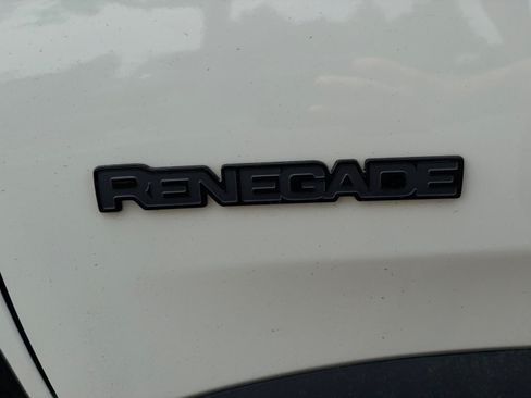 Used 2023 Jeep Renegade Altitude AWD/4WD image 25