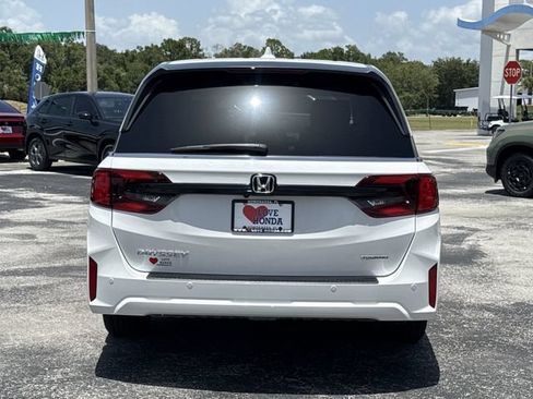 New 2026 Honda Odyssey Touring image 8